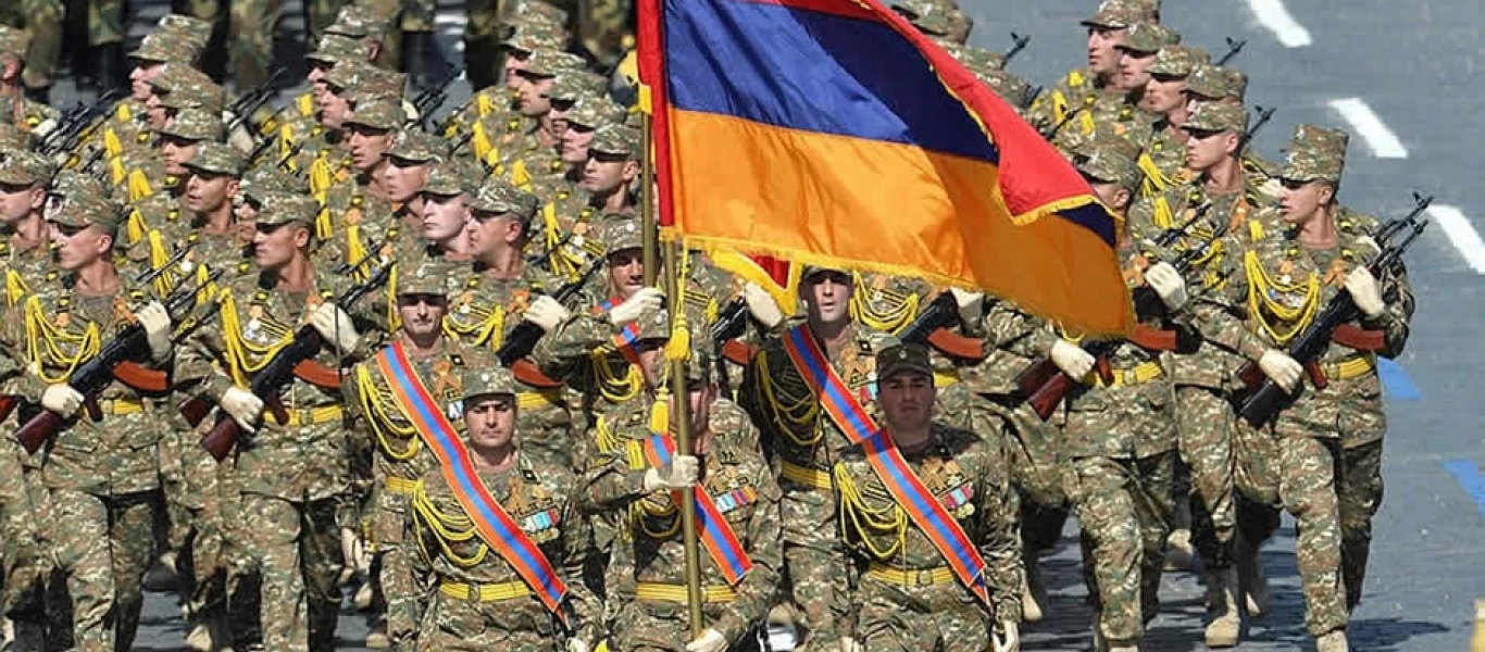 Επίδειξη πατριωτισμού στην Αρμενία: Αντί να ψάχνουν τα διαβατήρια πηγαίνουν ακόμα και με κάρα στην πρώτη γραμμή (βίντεο)